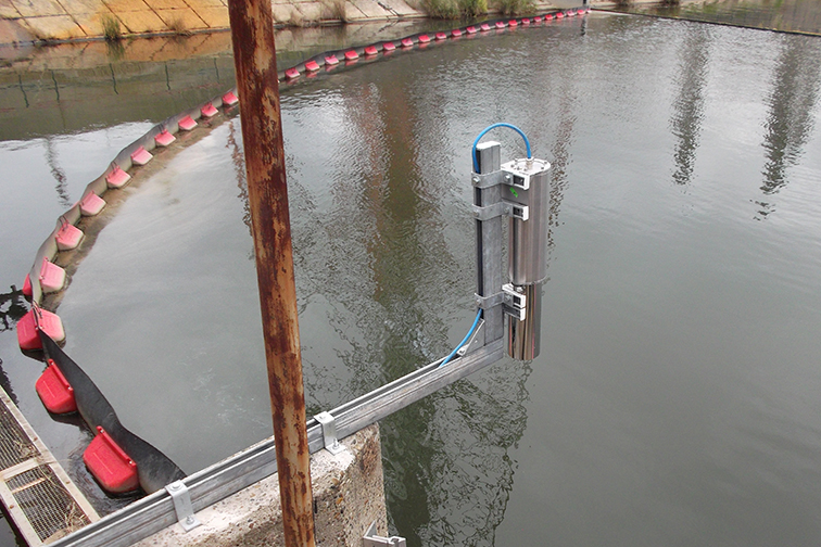 LDI ROW Non-contact oil spill detection on water