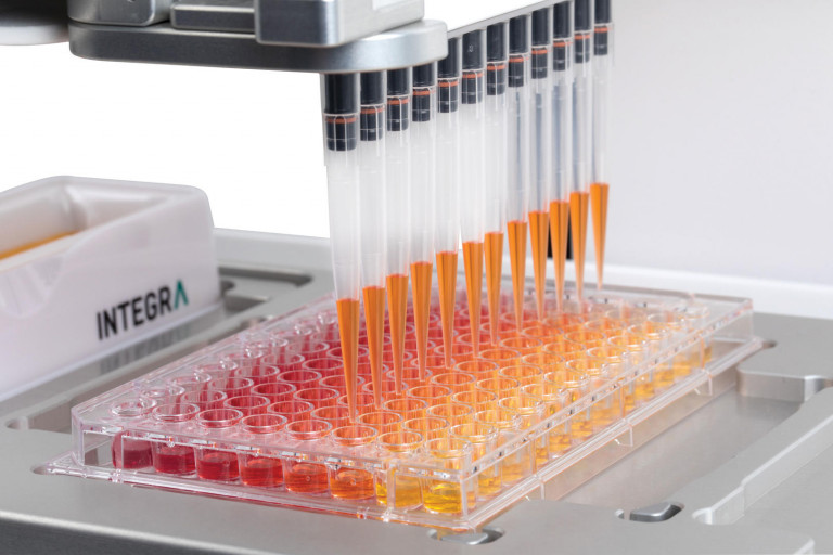 Integra Biosciences ASSIST PLUS pipetting robot serial dilution